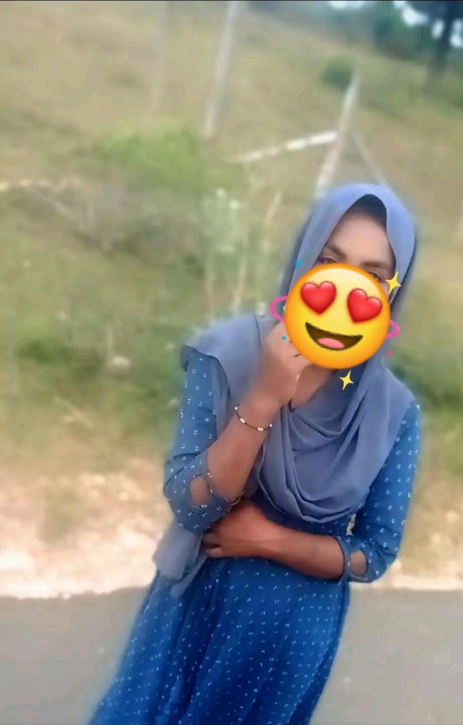 Real Muslim girl 👧 cam show available