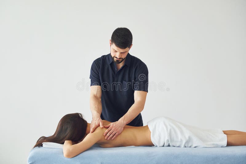 තනිකඩ කාන්තා ඔබ සඳහා රහසිගත ඇසුරකට….