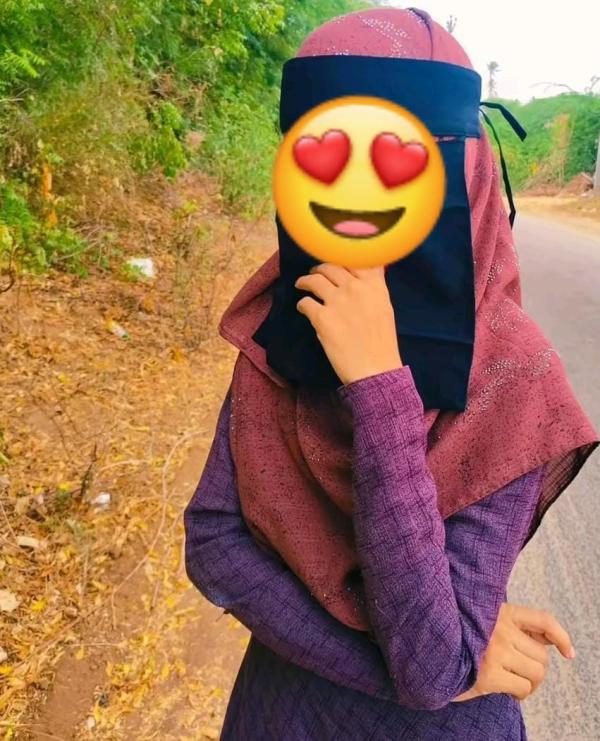 Real Muslim girl 👧 cam show available