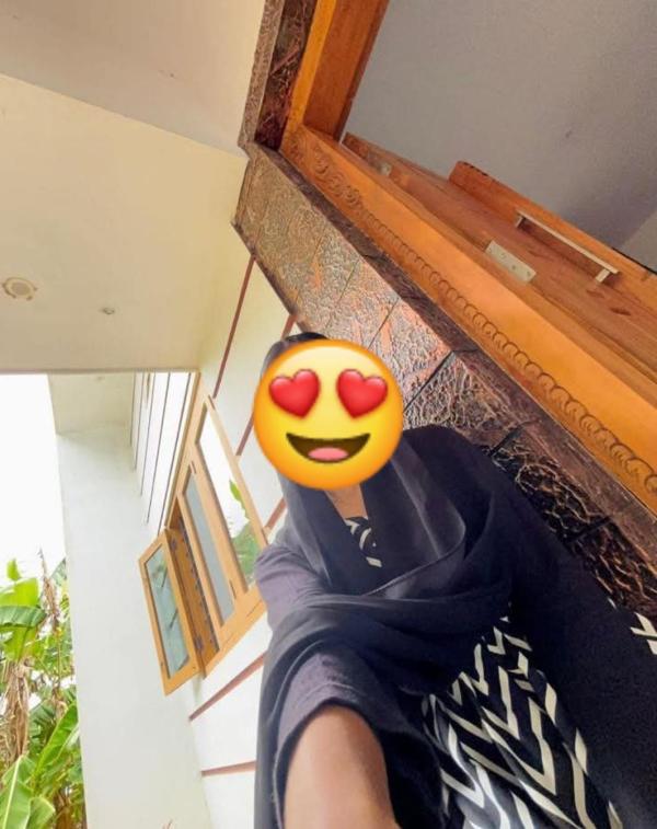 Real Muslim girl 👧 cam show available