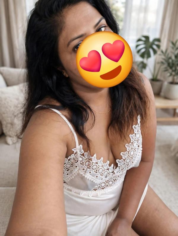 With Face CAM SHOW 🍃🅒🅐🅜 👸😘 දඟකාර විසේකාර online සැපක් ගන්න ද බැලුවේ අද විශේෂයි ඔයාව සතුටු කරන්නම් ඔයා හිතනවාටත් වඩා…🧚♂️