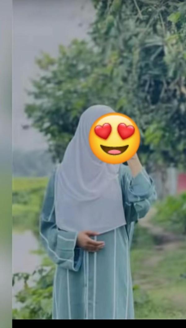 Real Muslim girl 👧 cam show available
