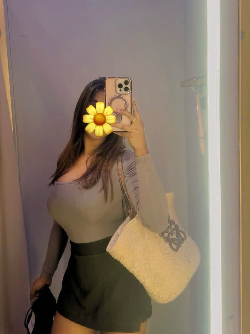 ⭕ Professional full service for the VIP ⭕ Modeling Girls. Age 20 to Years Girls. Selection Available Safe Apartment Service. OUT SIDE VISIT OK.